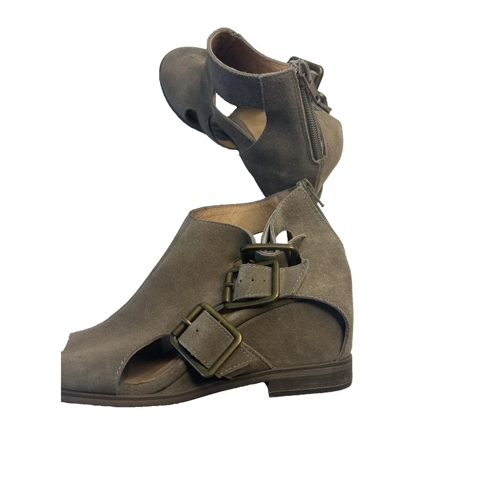 Chocolat Blu Women 8.5 Strappy Leather Gladiator Sandals Minimal Gray‎ Buckle